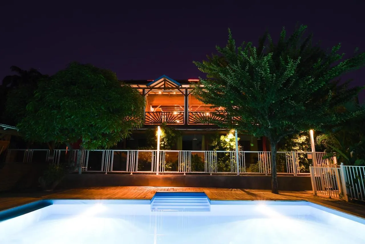 Maison Confortable Avec Piscine Partagee Vue Mer A Pointe Noire